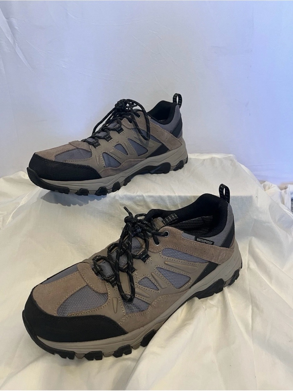 Skechers Men's Gray and Black Trail Shoes